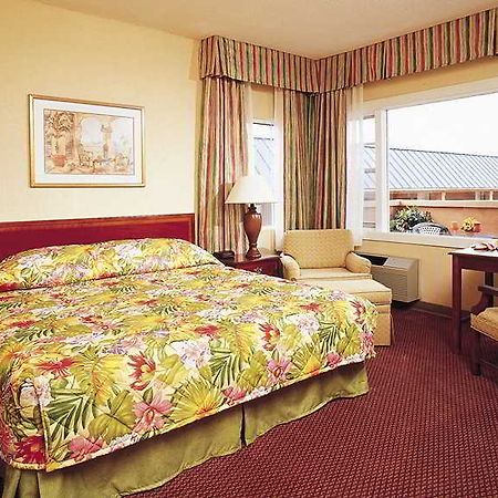 Nassau Palm Hotel Exterior photo